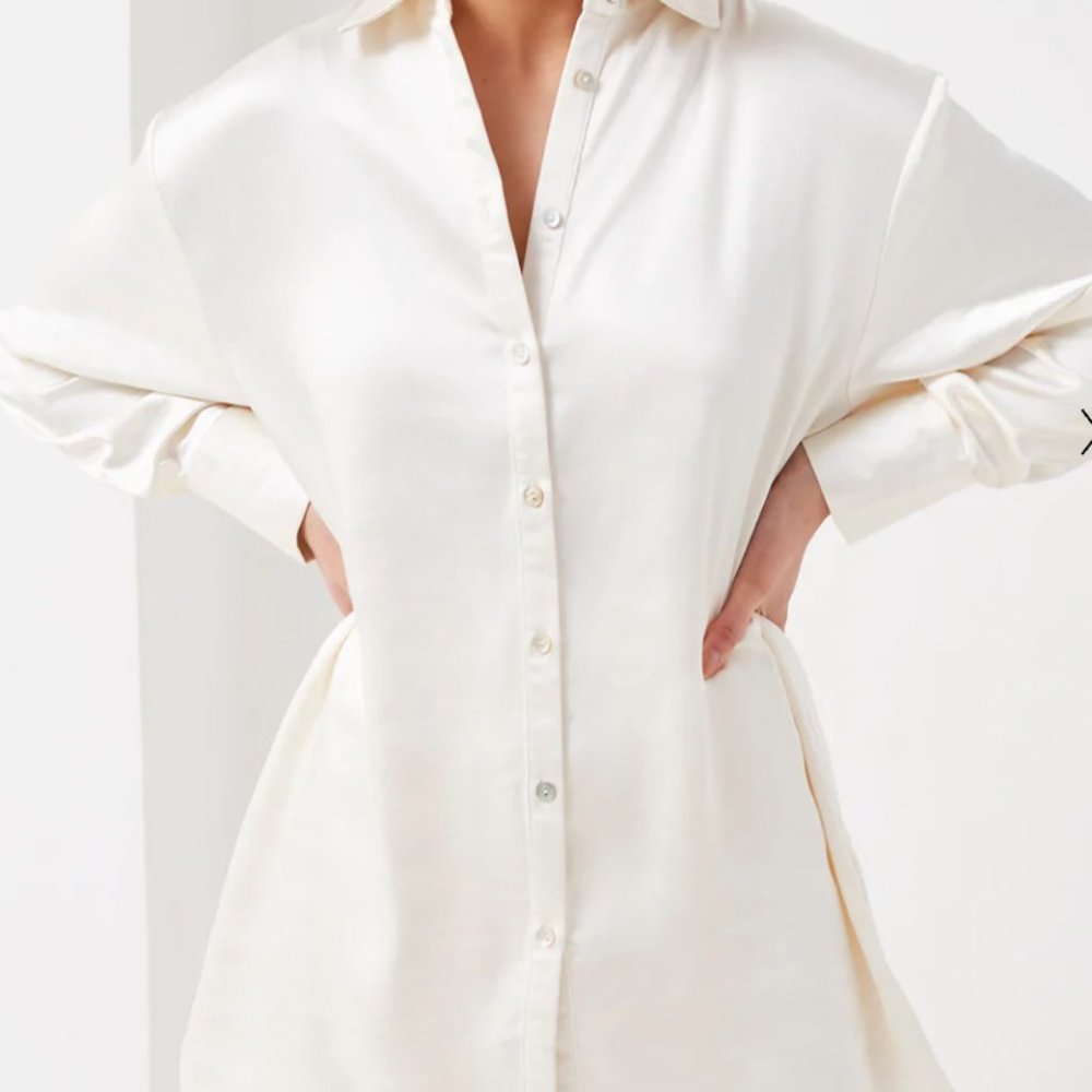 Nordstrom 4th & Reckless Longline Satin Button-Up Blouse